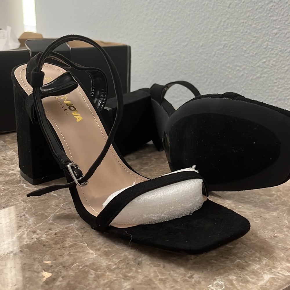 NWB Black Heels - Picture 3 of 4